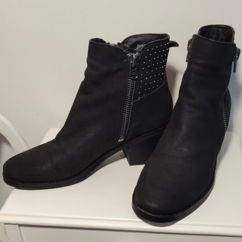 Lucky Brand Black Studded Leather Ankle Boots size 9.5